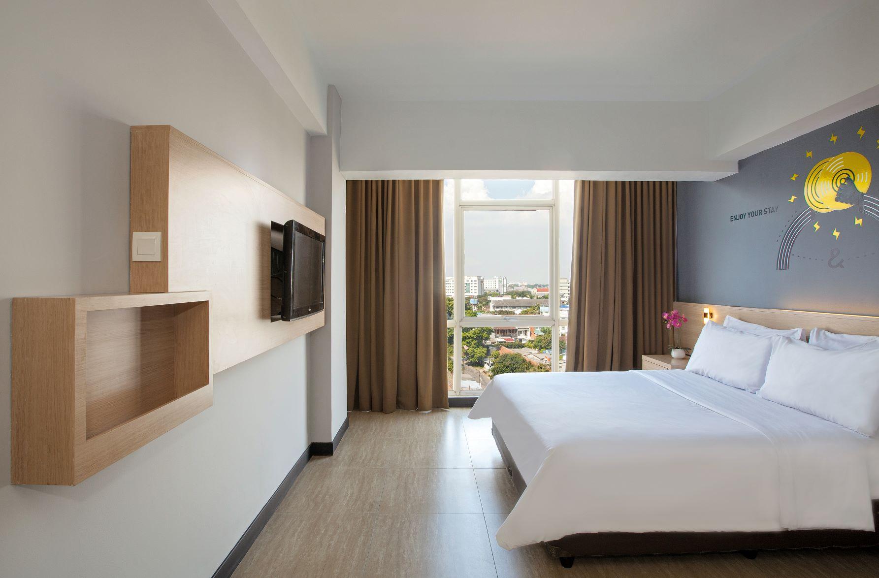 DELUXE, DOUBLE BED
