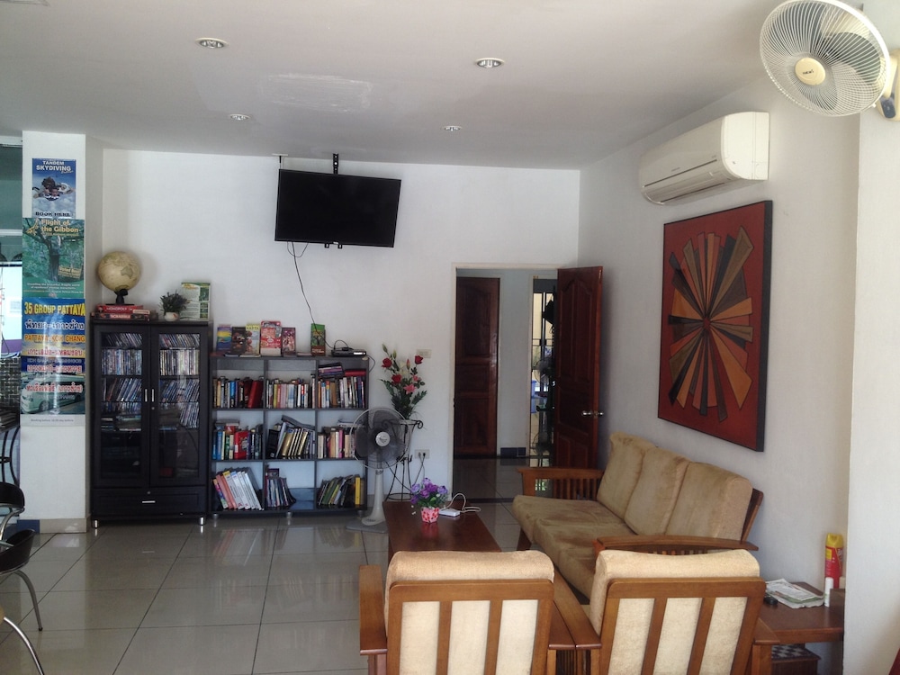 Jomtien Hostel 53/68