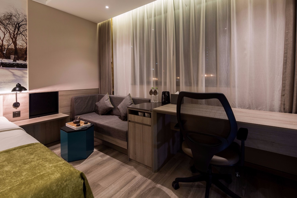 Atour Hotel Sanyuanqiao 46/50