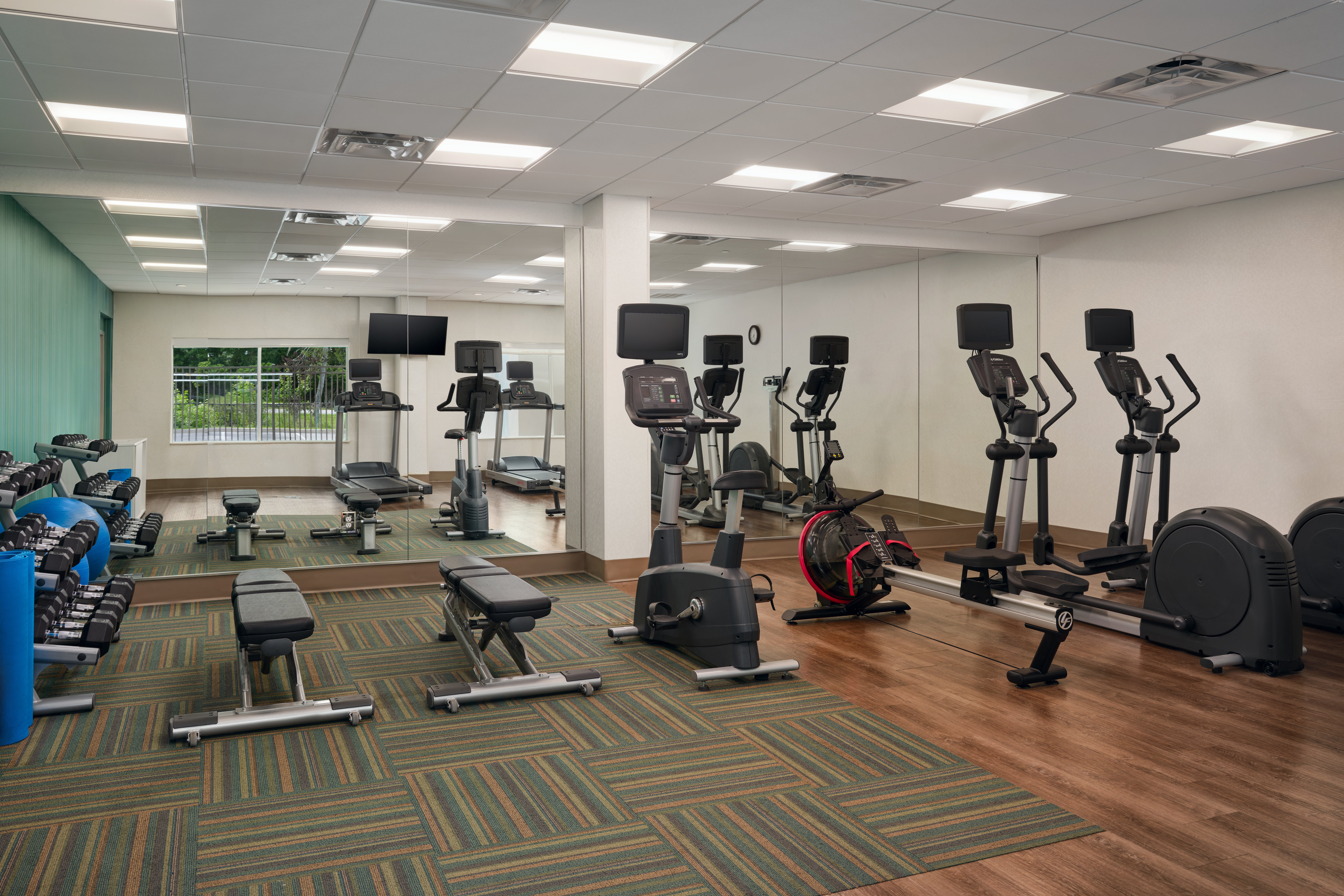 Holiday Inn Express and Suites Brunswick 31/48
