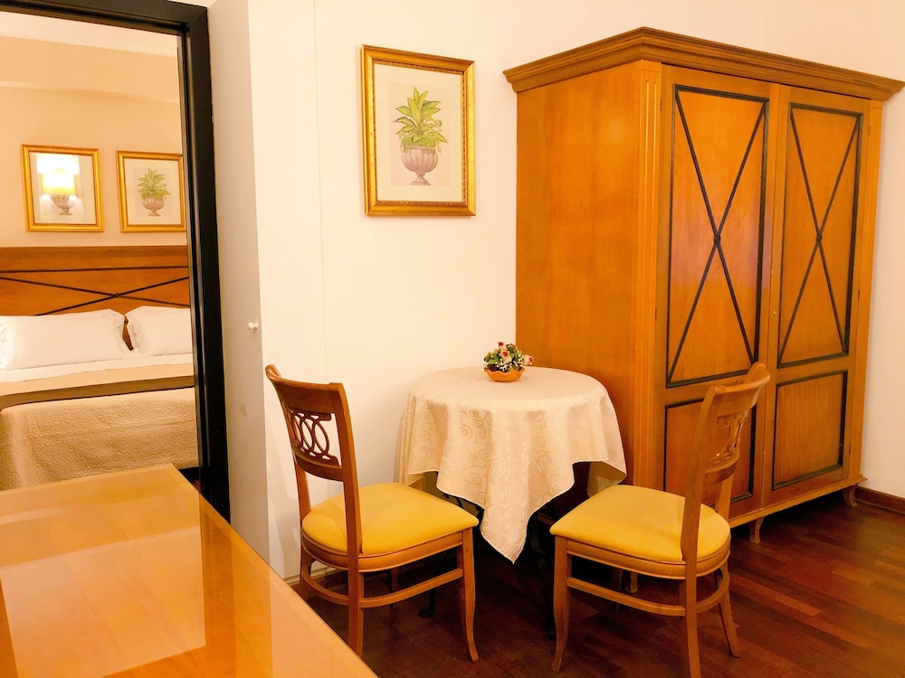 Florio Opera Hotel 27/65
