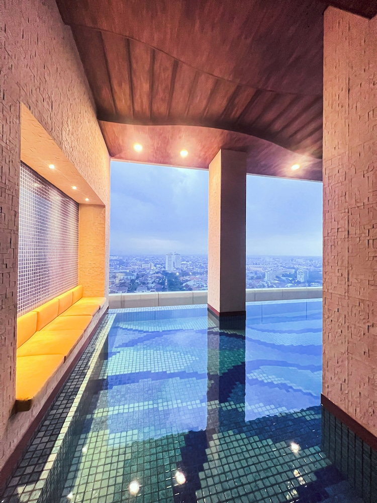 Leedon Hotel & Suites Surabaya 20/36