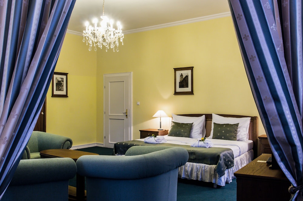 Hotel Dvorak 25/50