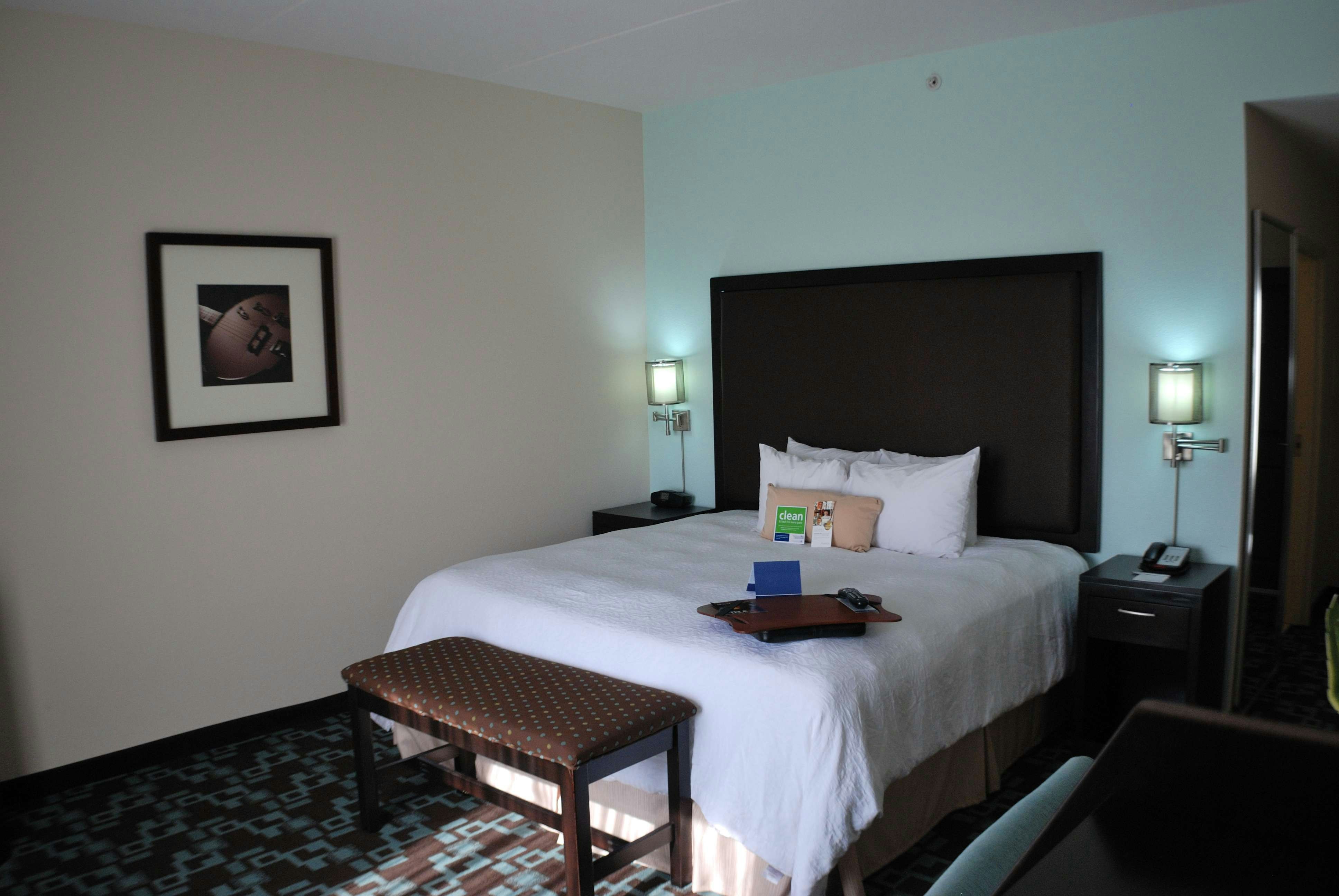 ROOM, KING BED