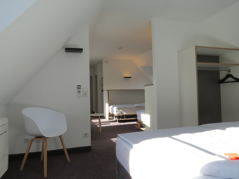 Comfor Hotel 27/72