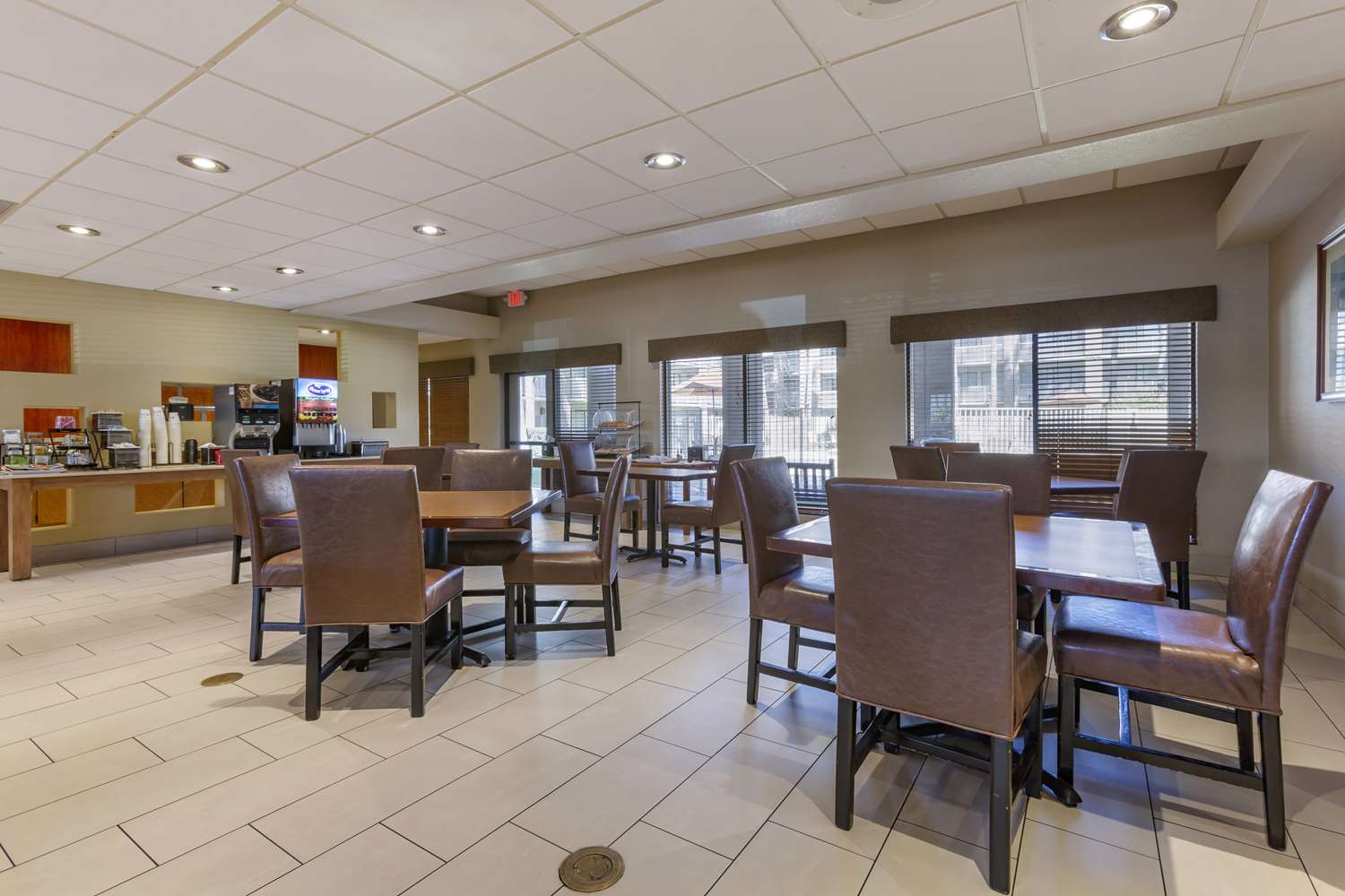 Best Western Plus Scottsdale Thunderbird Suites 34/46