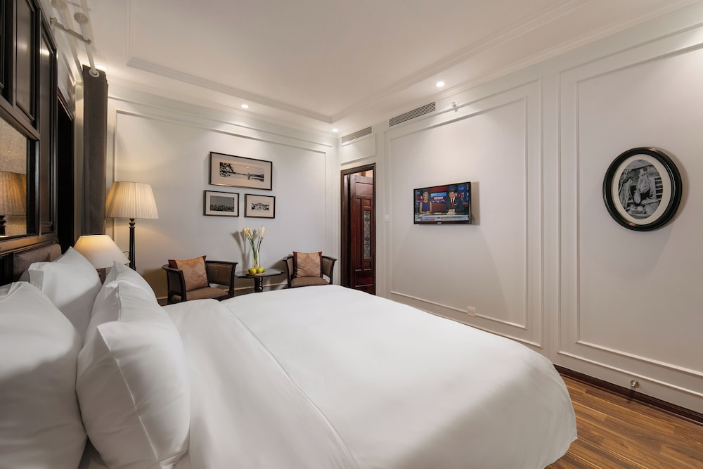 Deluxe, Double or Twin Bed