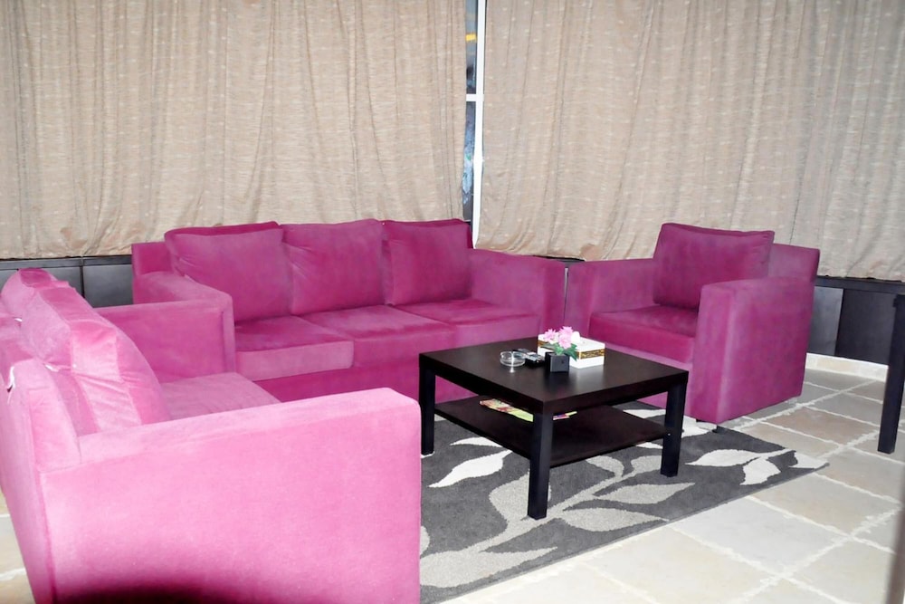 أجنحة طوق(Tooq Suites) 36/50