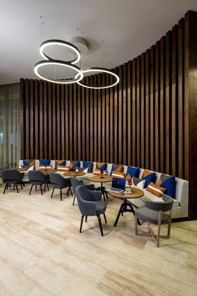 Lyfe Resort & Residences 65/66