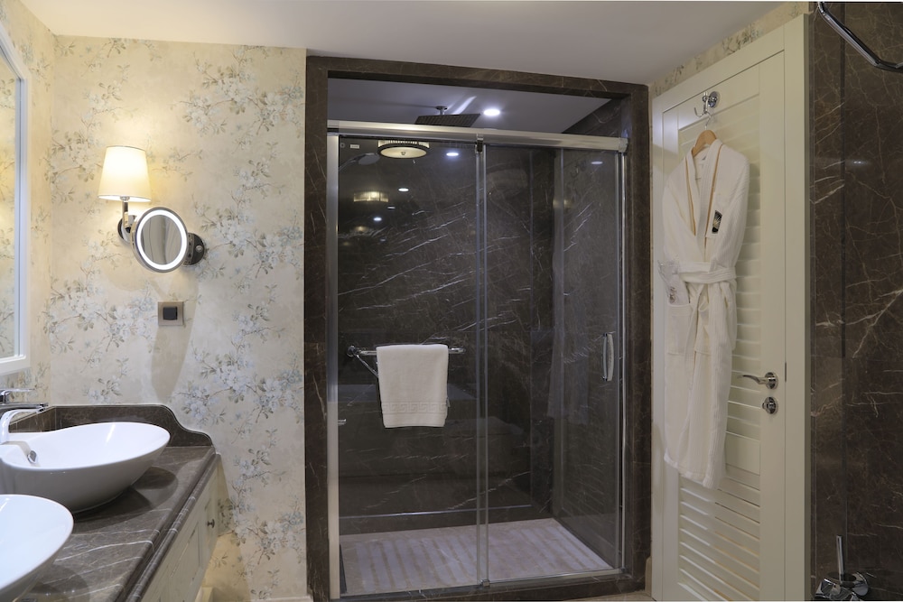Latanya Hotel Ankara 75/76