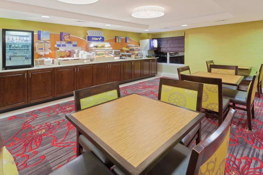 Holiday Inn Express Neptune 58/80