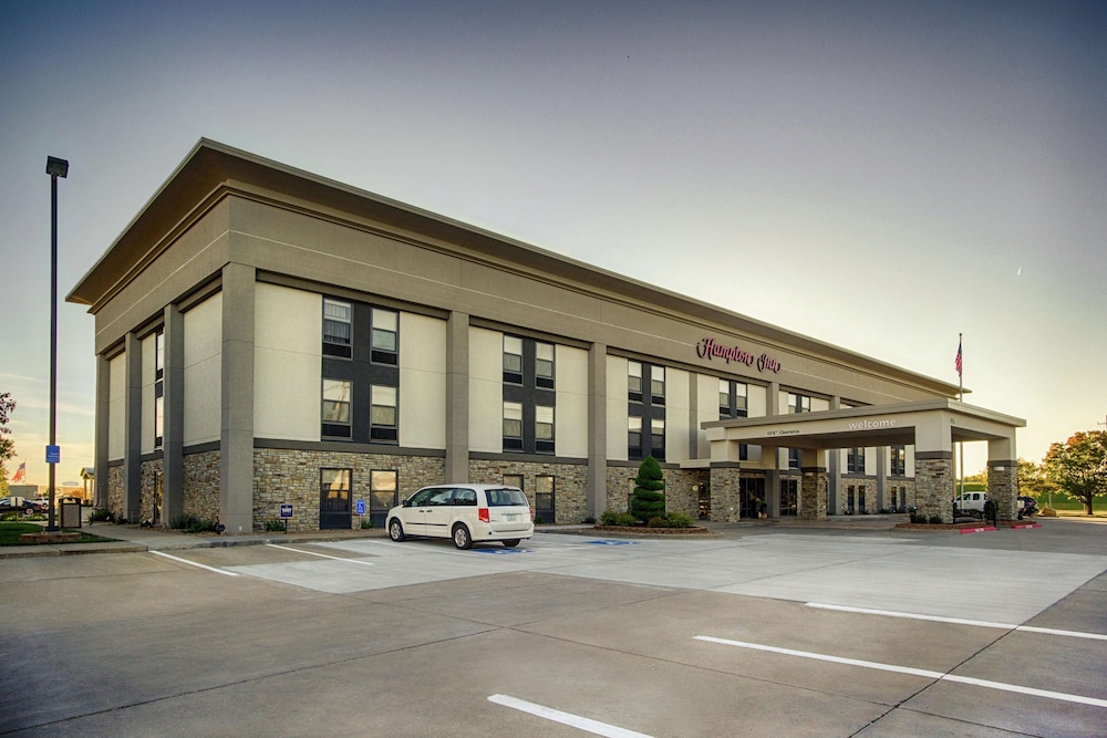 Hampton Inn Salina 1/46