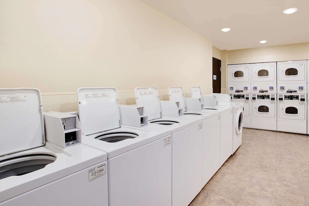 WoodSpring Suites Virginia Beach 26/27