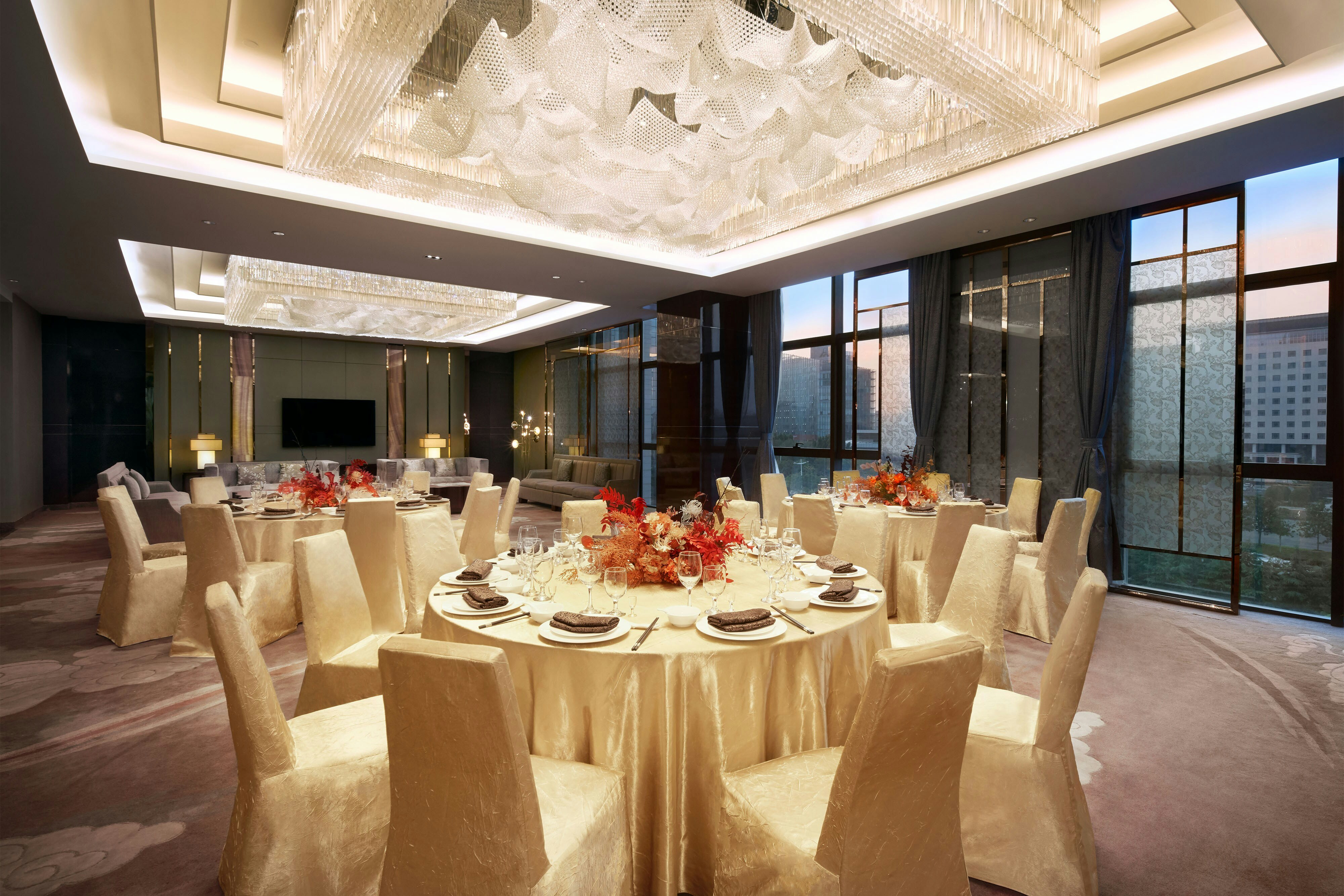 Sheraton Grand Zhengzhou Hotel 12/19