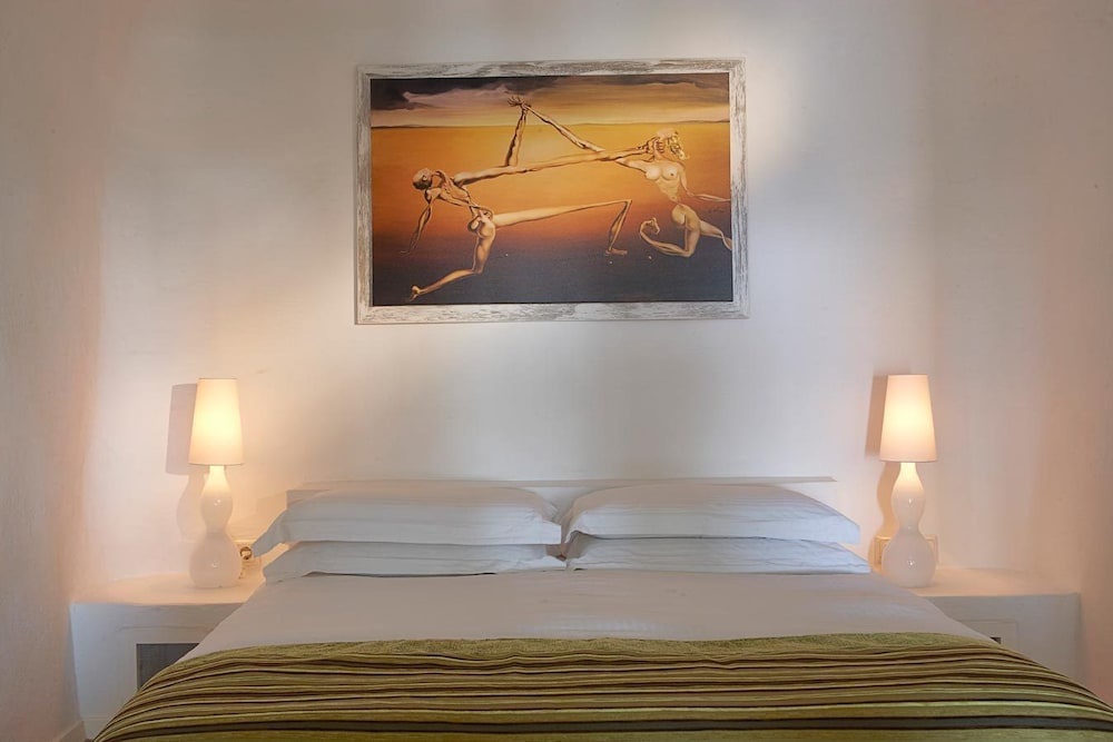 DREAMS LUXURY SUITES 7/50