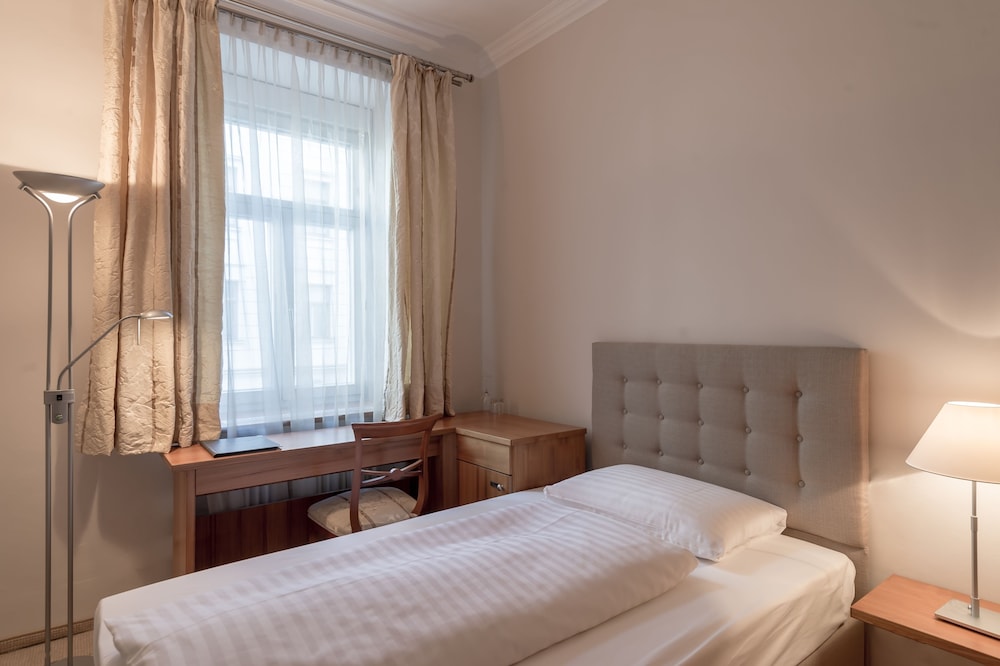 ROOM, SINGLE, SINGLE BED