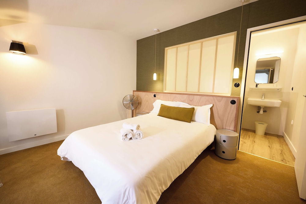 SUPERIOR, DOUBLE BED