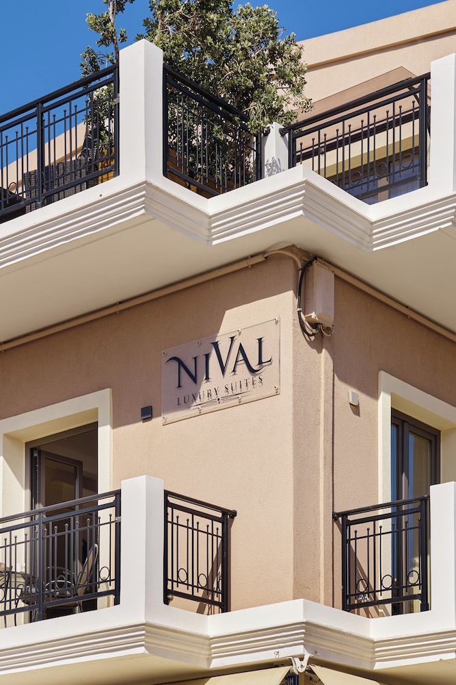 Nival Luxury Suites 2/50