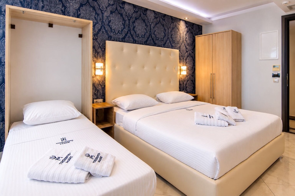 Flegra Beach Boutique Apartments 12/48