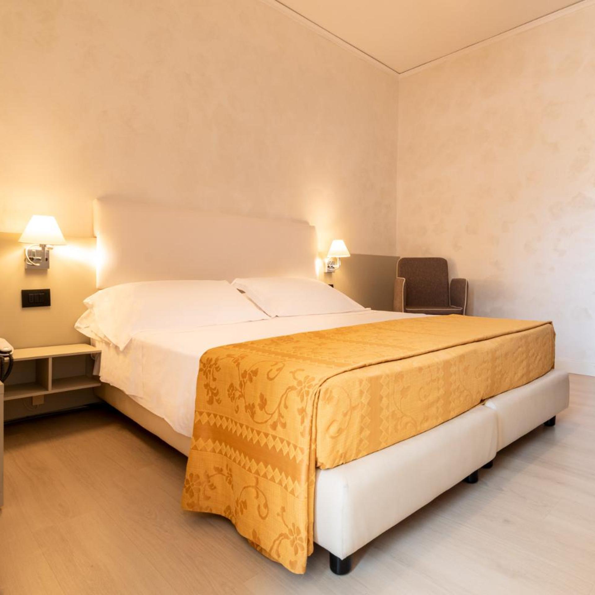 Continental B&B City Hotel 15/50