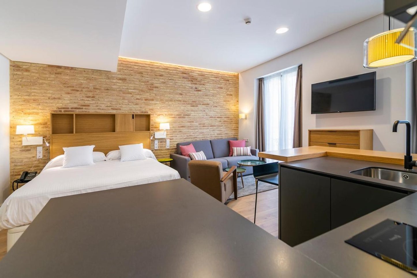 AQUITANIA HOME SUITES 9/36