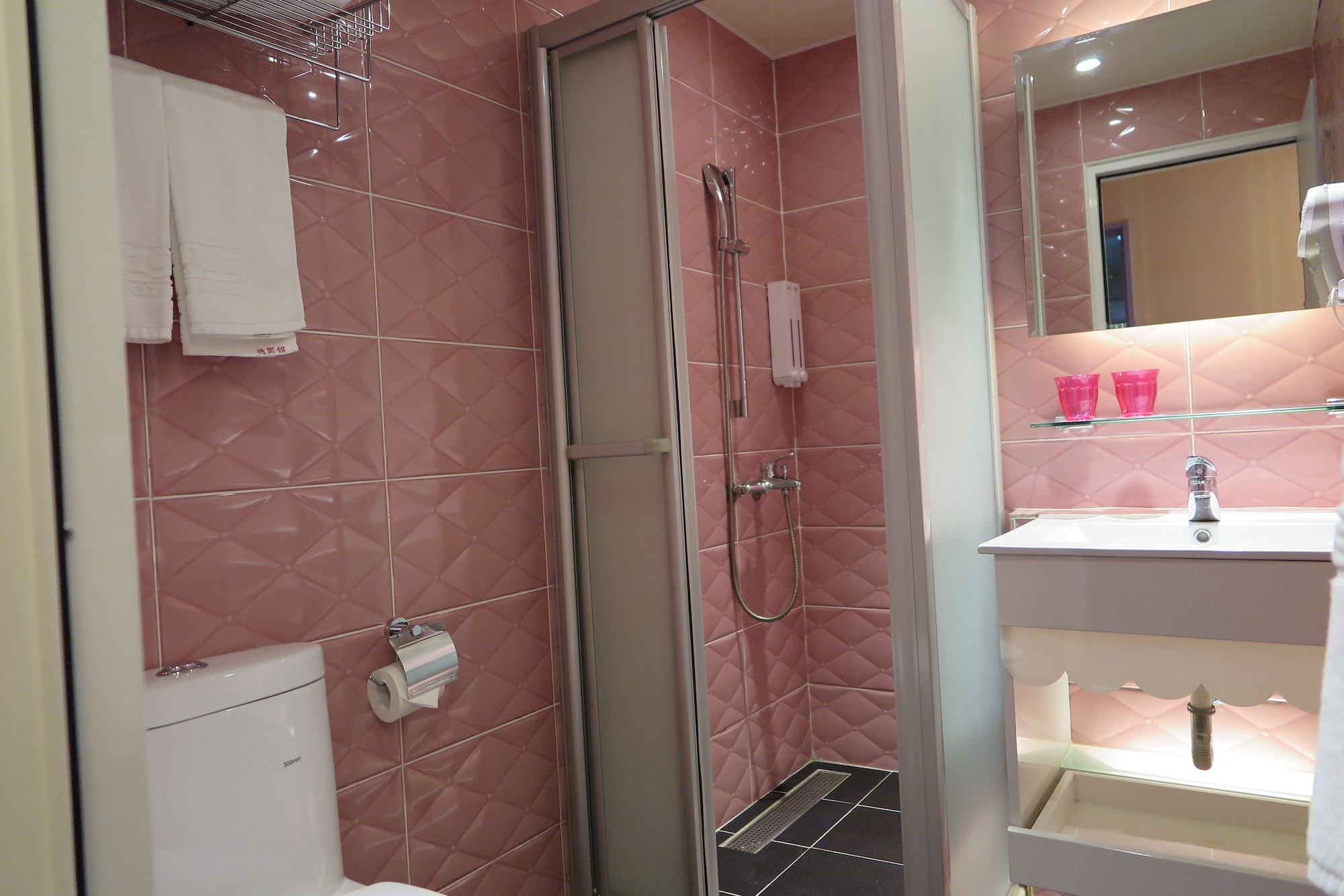 Economy, Double Bed, No Window، 191 Hotel 7/9