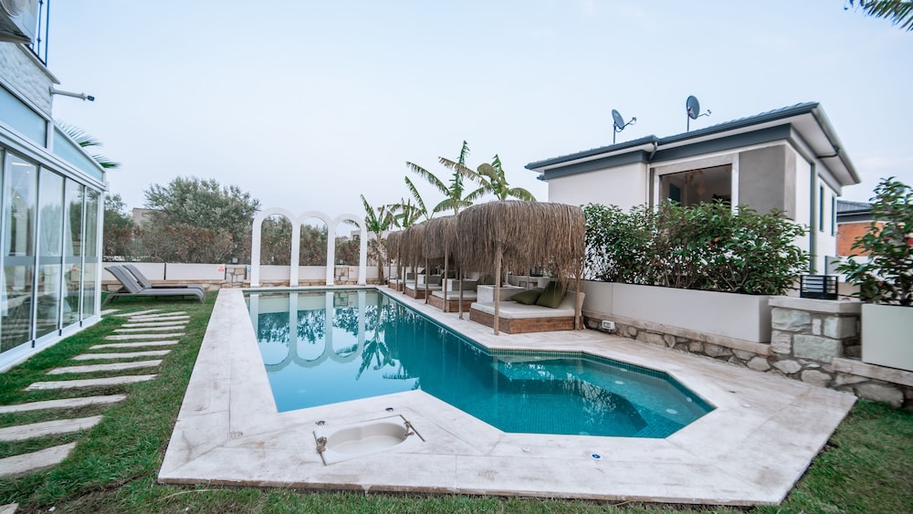 Urla 1867 Hotel 37/50