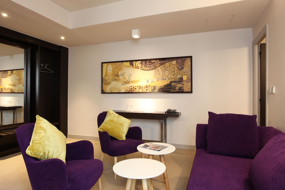 Solly Hotel Paris 30/50