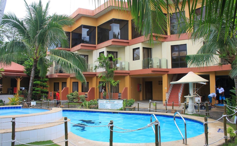 Lost Horizon Beach Dive Resort 54/64