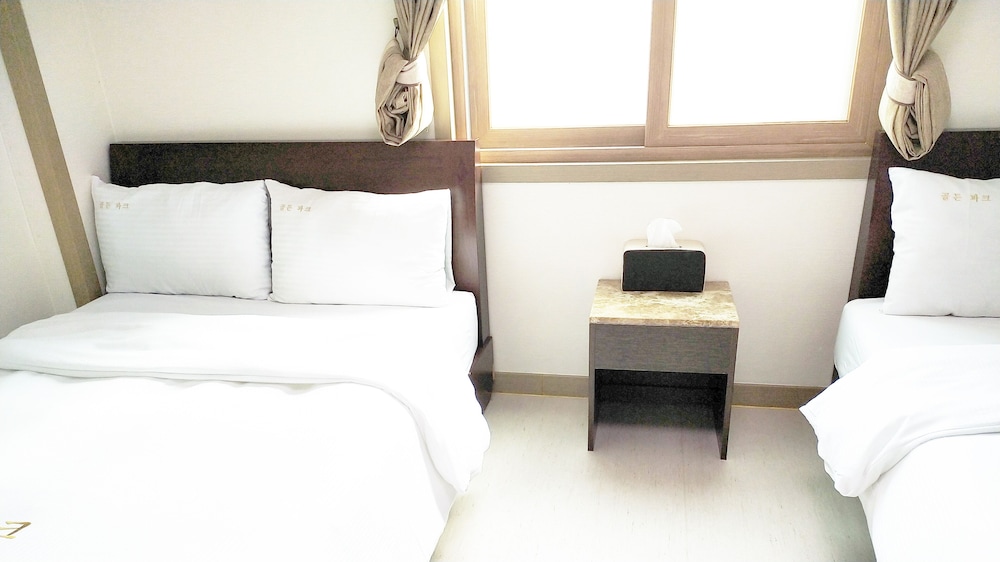 Golden Park Hotel 34/59