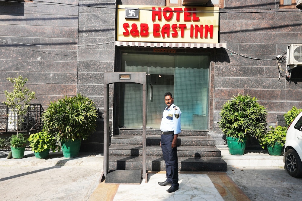 HOTEL S & B EAST INN 3/24