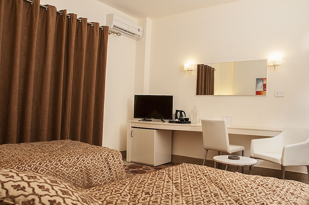 Marble Tower Hotel, Beirut 46/49