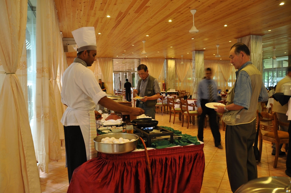 Hotel Sudu Araliya 48/69