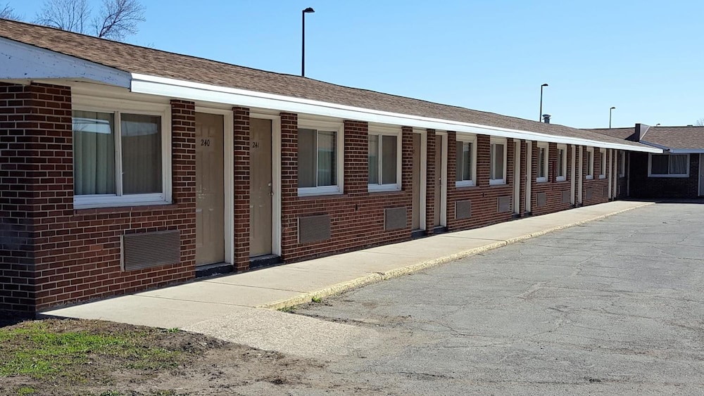Travelers Lodge Motel Marshall 51/60