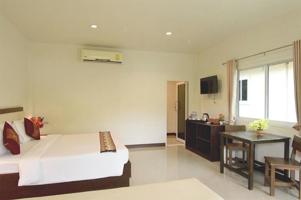 Phuket Airport Villa 20/80