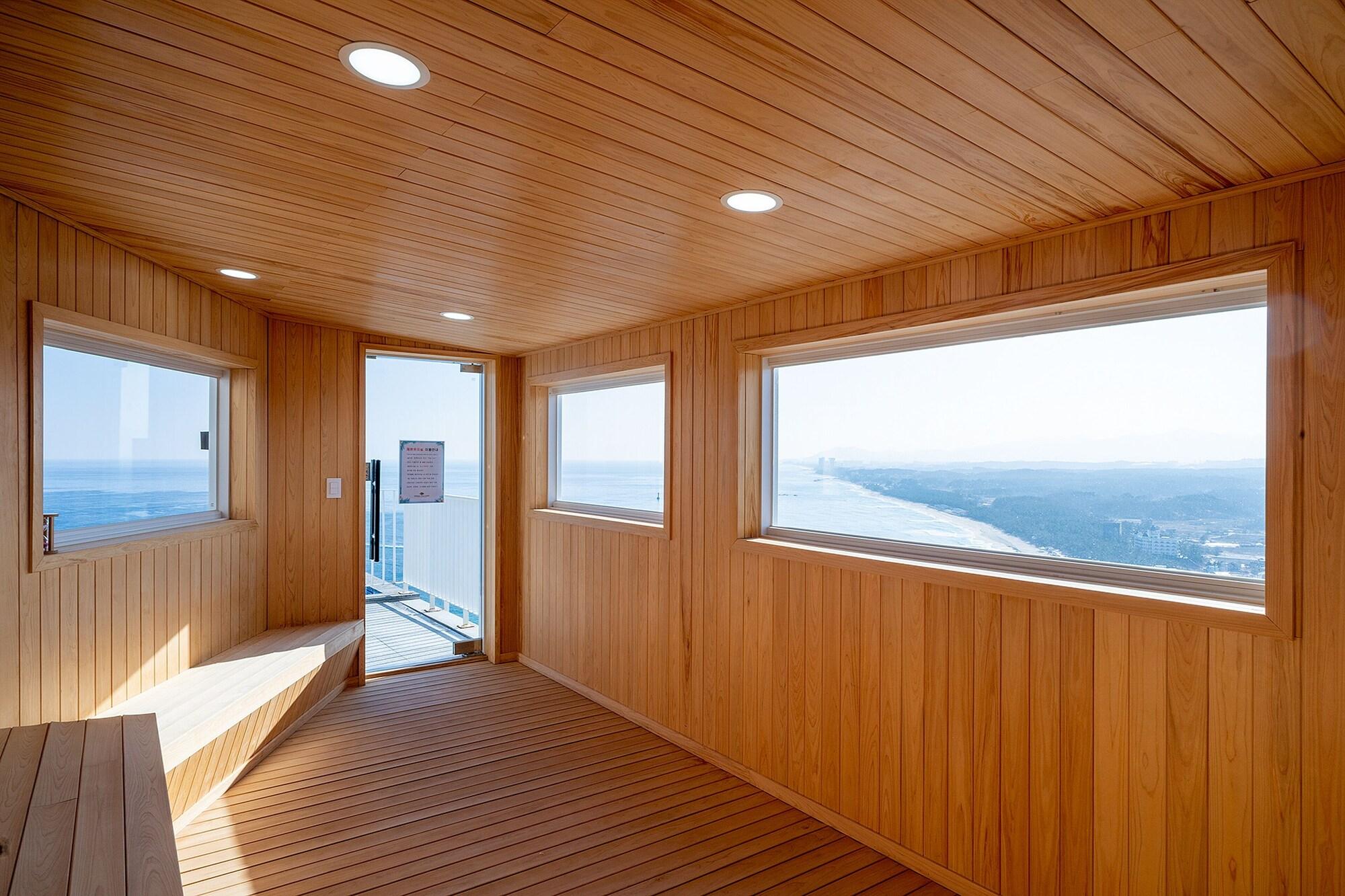 Chonpines Ocean Suites 13/50