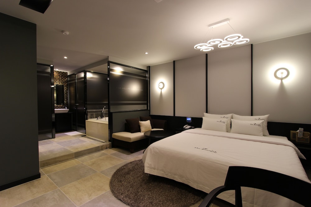 The Zenith Hotel 3/60