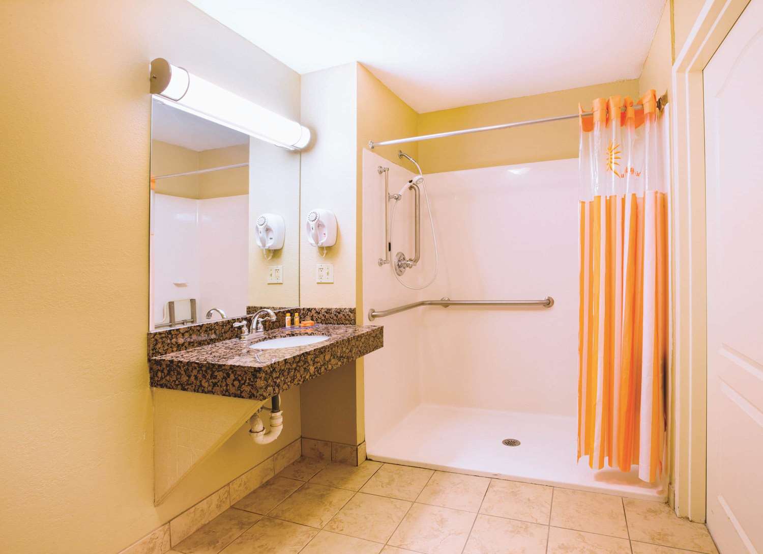 La Quinta Inn & Suites by Wyndham Lexington South / Hamburg 40/40