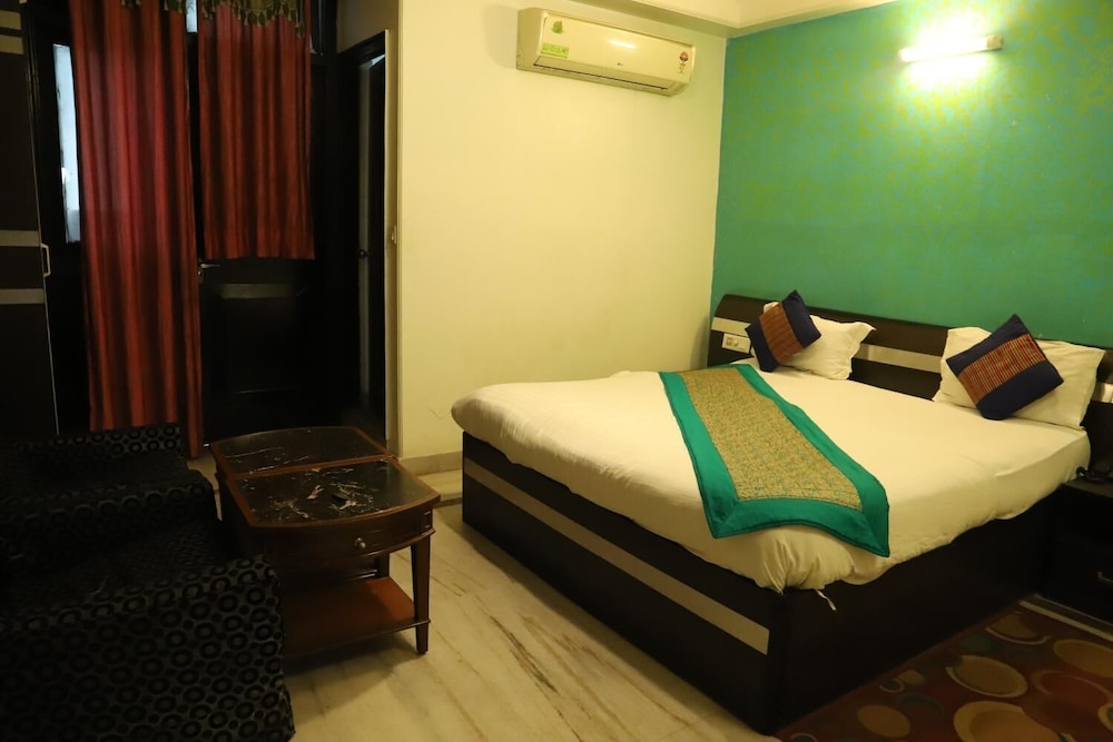 Airport Hotel Golden Jindal 10/26