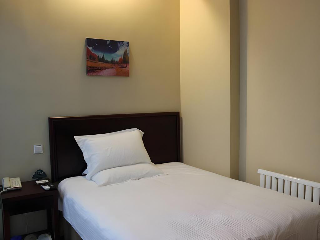 GreenTree Inn Qingdao Jiaozhou Sanlihe Park Express Hotel 22/40