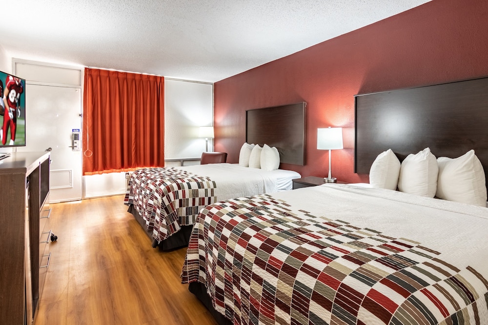 Red Roof Inn Forsyth 13/29