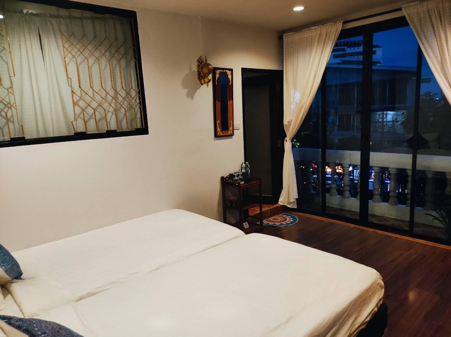 Twin Beds, Balcony