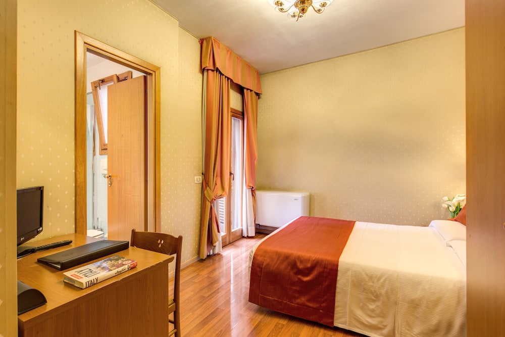 Flower Garden Hotel 22/47