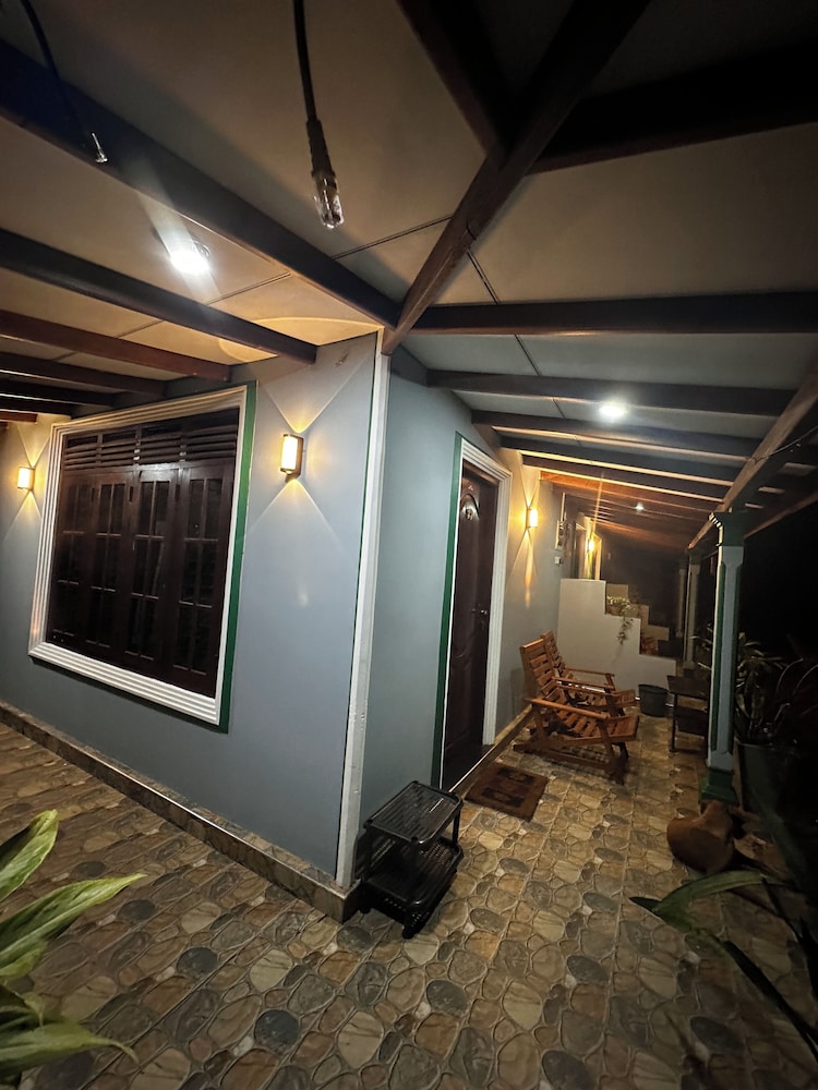Sigiriya Rock Gate Resort 3/50
