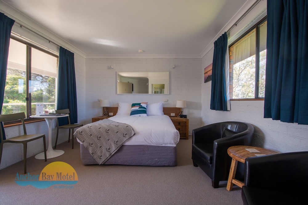 Anchor Bay Motel 15/50