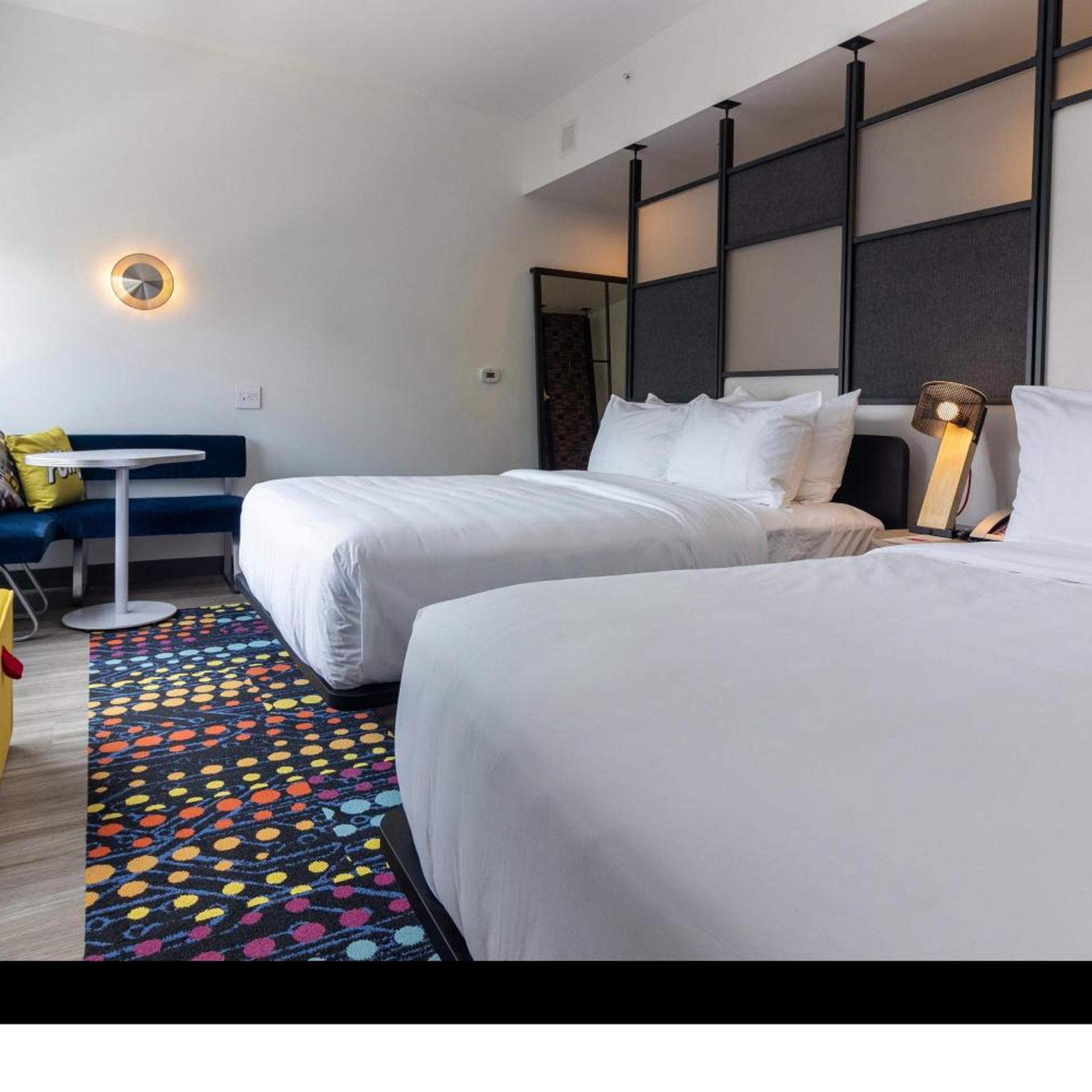 Aloft, Guest Room, 2 Queen Beds, Aloft St. Louis Cortex 4/5