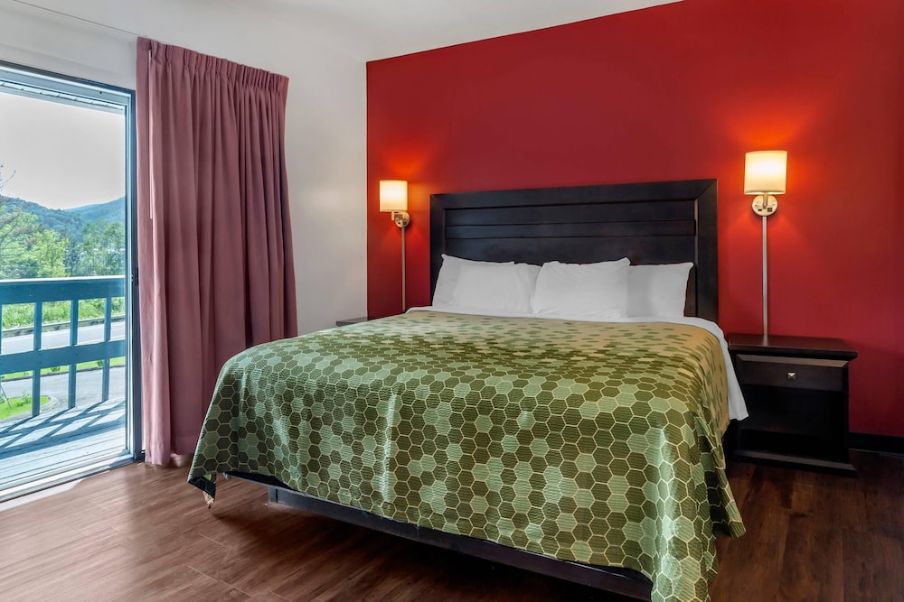 Econo Lodge Lee - Great Barrington 40/65