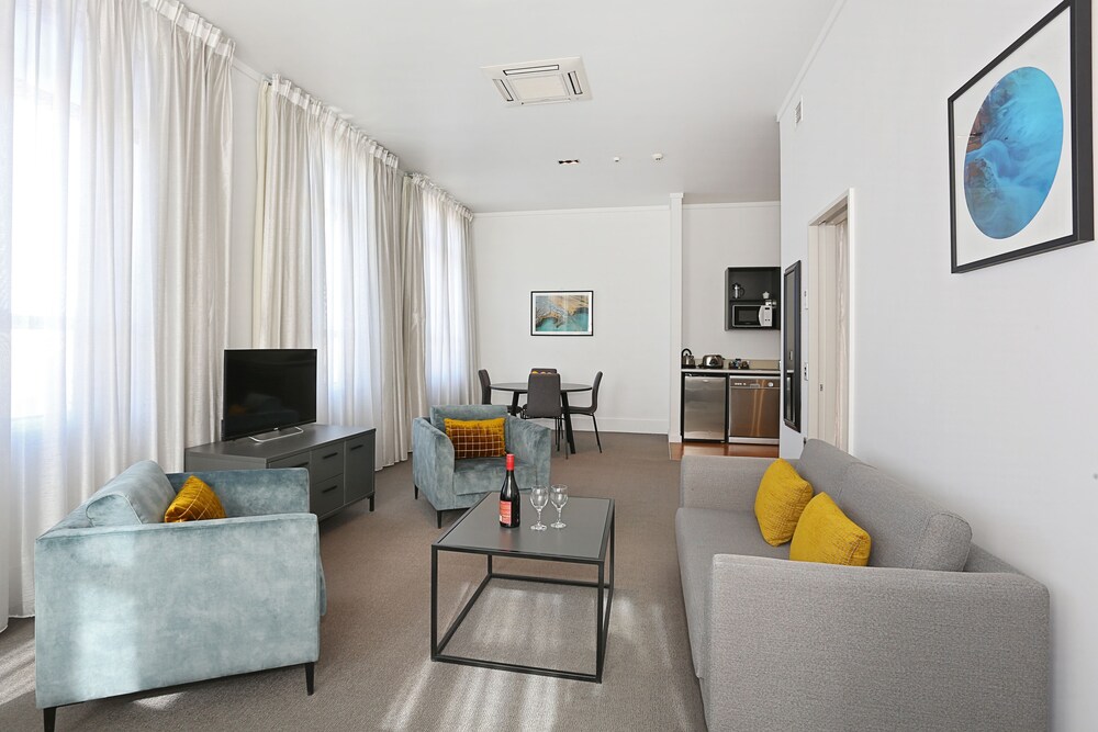 Quest Invercargill Serviced Apartments 61/65