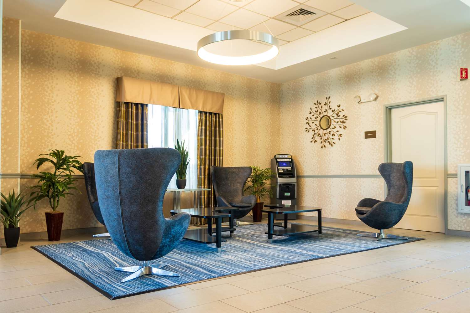 Comfort Inn & Suites Plainville-Foxboro 17/39