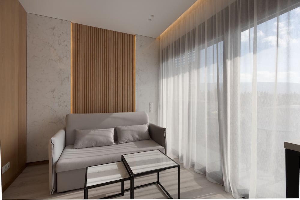 LUX&EASY Acropolis Suites 12/50